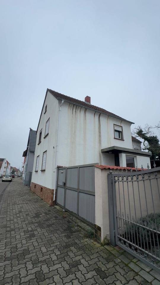 Thumbnail-Großzügiges Grundstück in Haßloch, Haus mit Potenzial