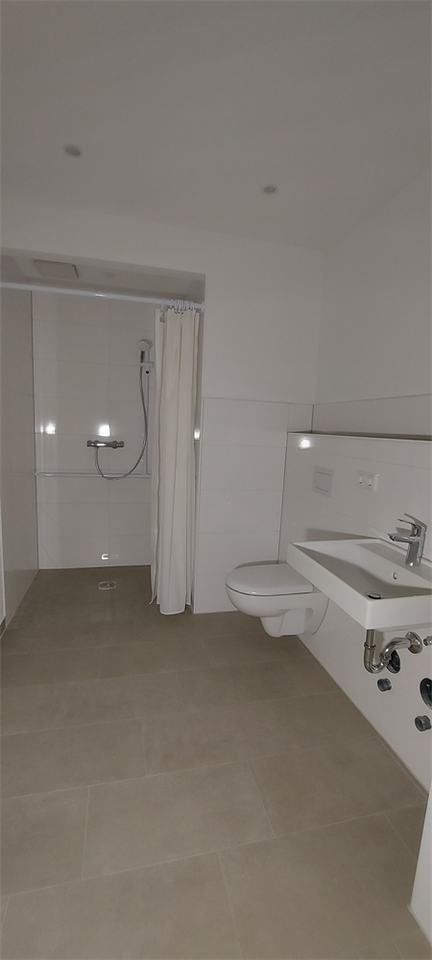 Thumbnail-Vollsanierte 2-Raum-Wohnung - barrierearm & mit Aufzug!