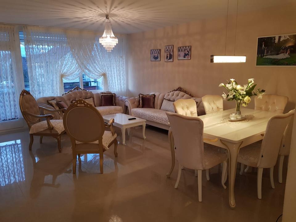 Thumbnail-• Freundliche 3-Zimmer-Wohnung mit viel Licht, Balkon und Garage