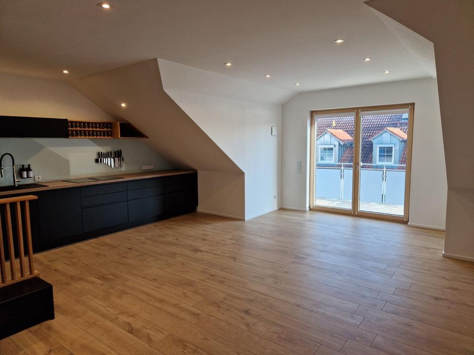 Thumbnail-Moderne 2-Zimmer-Dachgeschosswohnung Friedrichshofen EBK,TG+Stpl