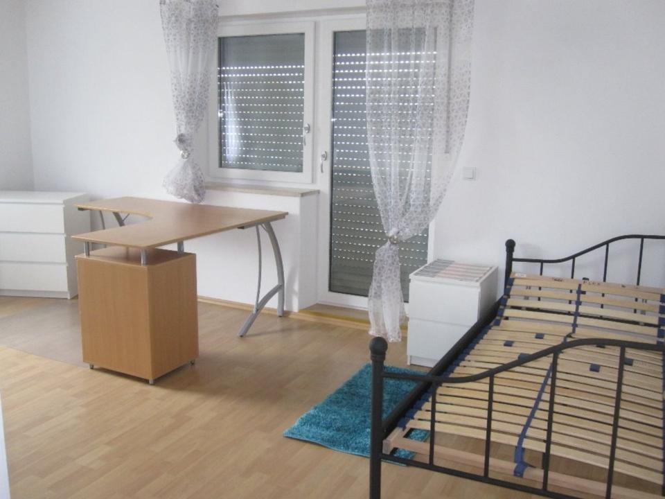 Thumbnail-Schönes, helles WG-Zimmer mit Balkon, 2er WG Studenten