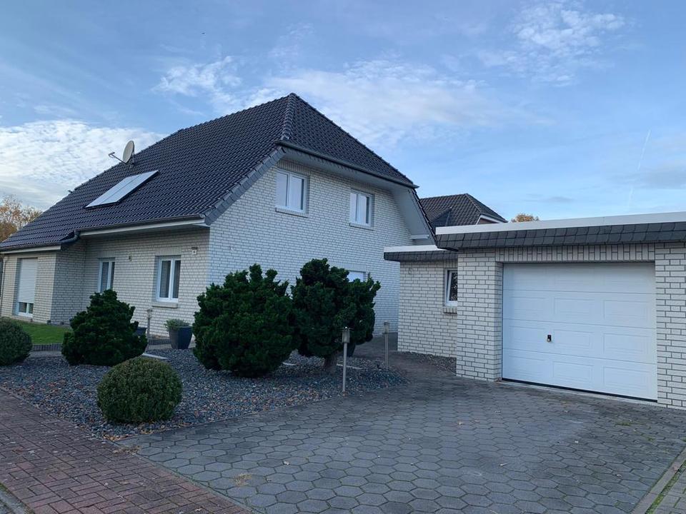 Thumbnail-Einfamilienhaus in guter Lage mit Sauna und separater Garage