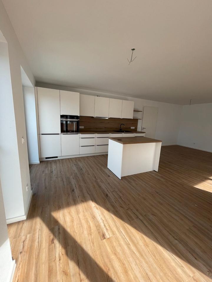 Thumbnail-Großzügige 3-Zimmer-Wohnung mit ca. 102 m² Wohnfläche – Aufzug & Tiefgarage