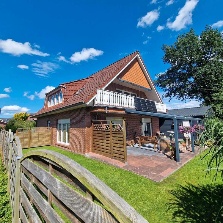 Thumbnail-Sehr schönes Zweifamilienhaus in aller bester Lage zu verkaufen