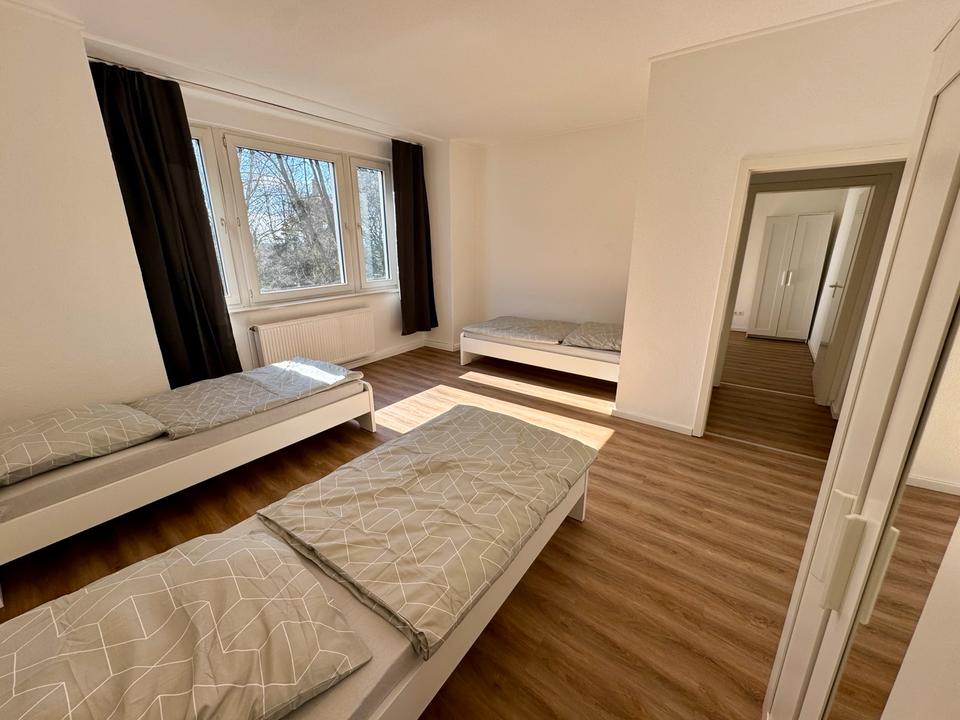 Thumbnail-Günstiges Monteurzimmer in Solingen - Nähe Wuppertal Hilden & Düsseldorf Monteurwohnung mit Stellplatz