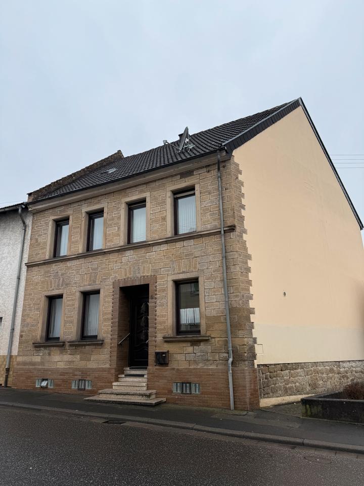 Thumbnail-6-Zimmer Reihenendhaus mit Garage, Scheune und Hof in Staudernhei