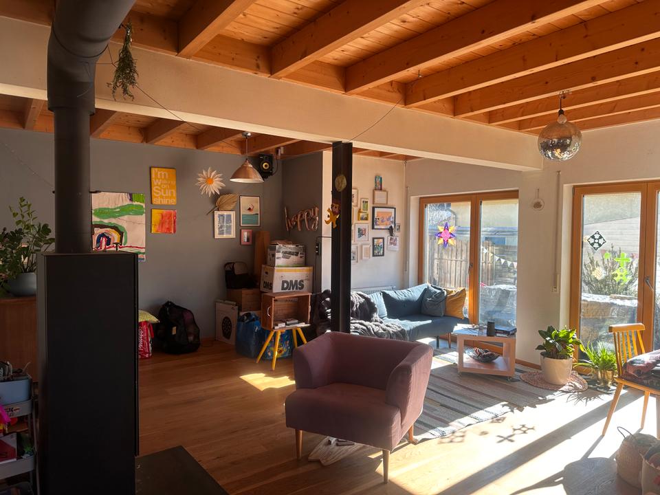 Thumbnail-Großzügiges Doppelhaus, Garten und Carport in