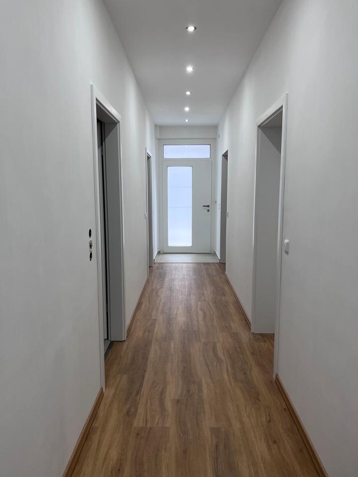 Thumbnail-Großzügige, 3- Zimmer Erdgeschosswohnung mit Fußbodenheizung