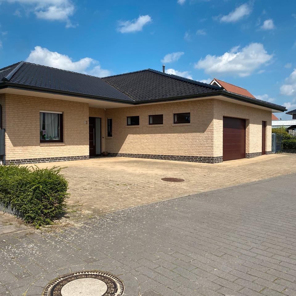 Thumbnail-Einfamilienhaus Bungalow mit ausgebautem Dachgeschoss Hakenkamp