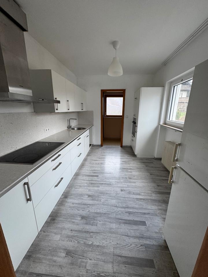 Thumbnail-5 Zimmer Wohnung mit großem Balkon und toller Aussicht