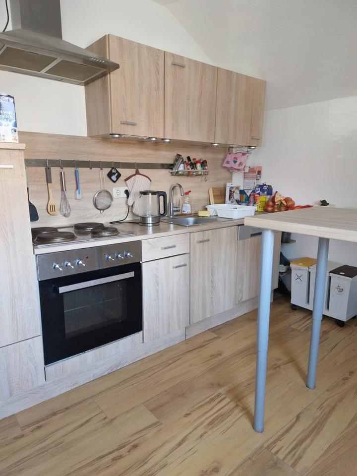 Thumbnail-2,5-Zimmer-Dachgeschosswohnung in ruhiger Lage