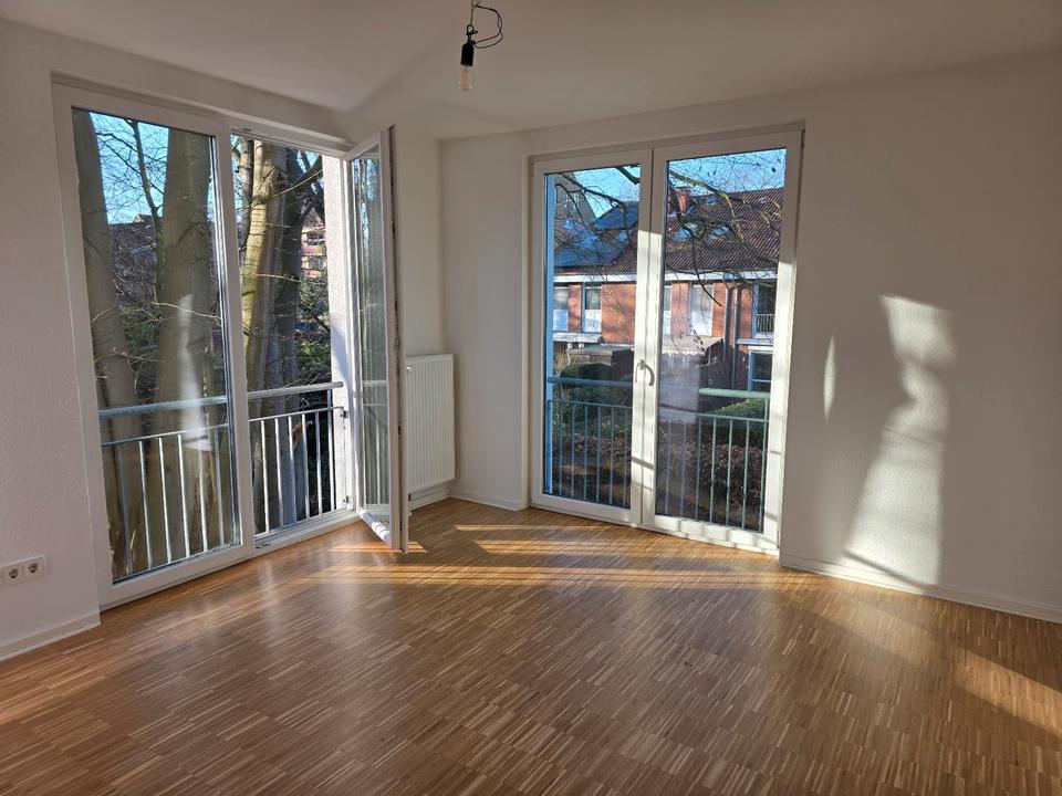 Thumbnail-Schöne 4 Zimmer-Wohnung mit Balkon in gepflegter Anlage in Hamburg-Schnelsen aus 2013