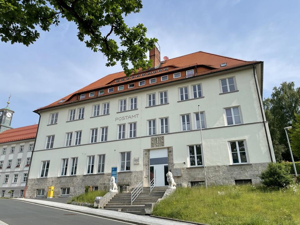 Thumbnail-3,5-Zimmer-Wohnung im Zentrum von Zella-Mehlis - teilweise unrenoviert