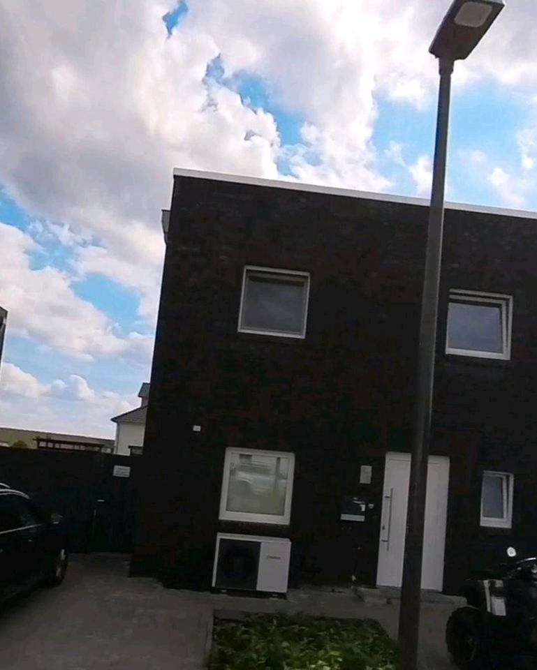 Thumbnail-Doppelhauhälfte zu vermieten in 31157 Sarstedt