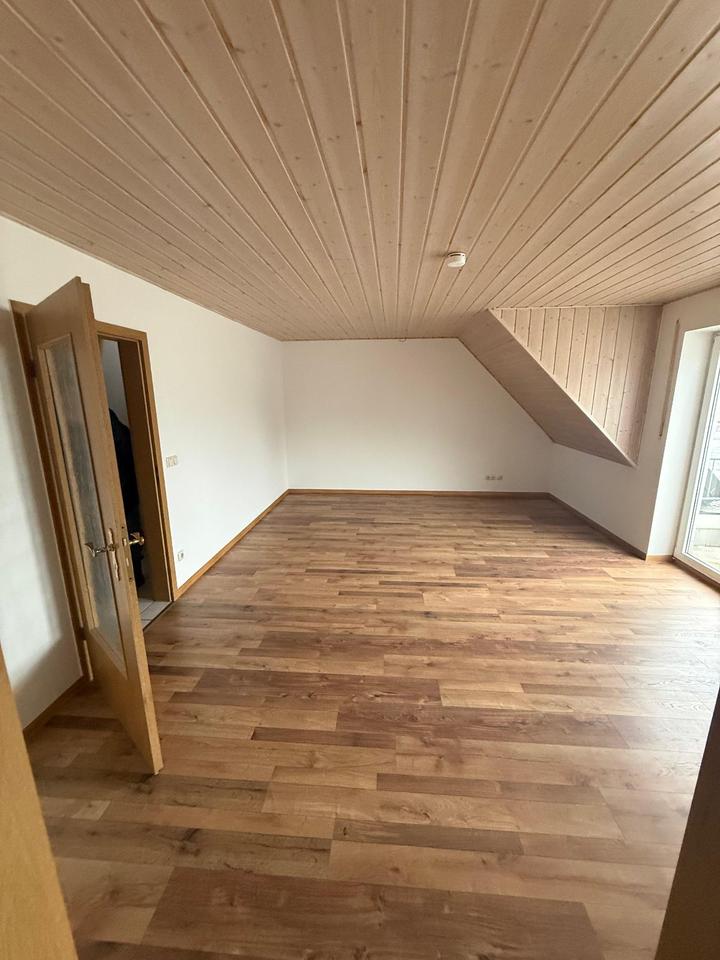 Thumbnail-Gemütliche Wohnung mit West-Balkon in Lindkirchen zu vermieten