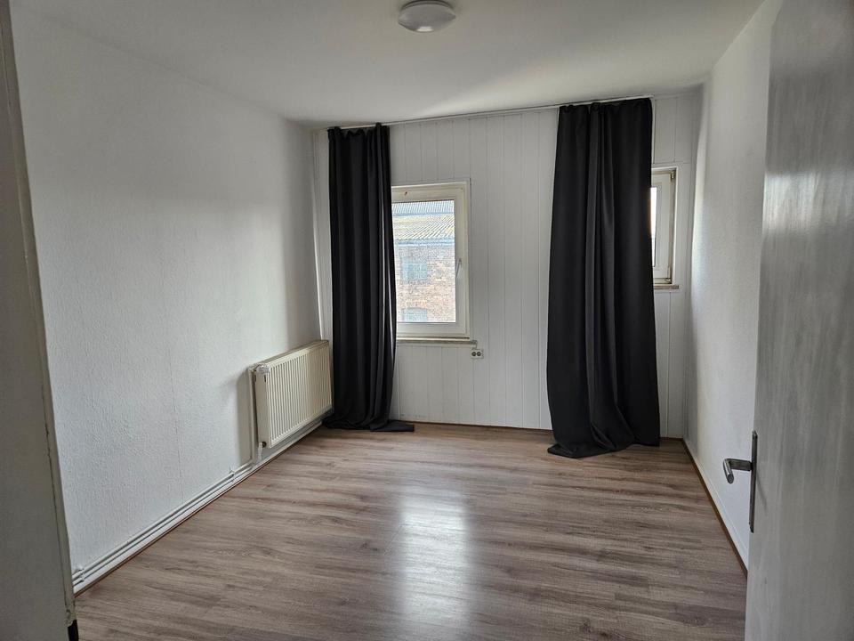 Thumbnail-3 Zimmer Wohnung 75qm 2. OG 510€ kalt
