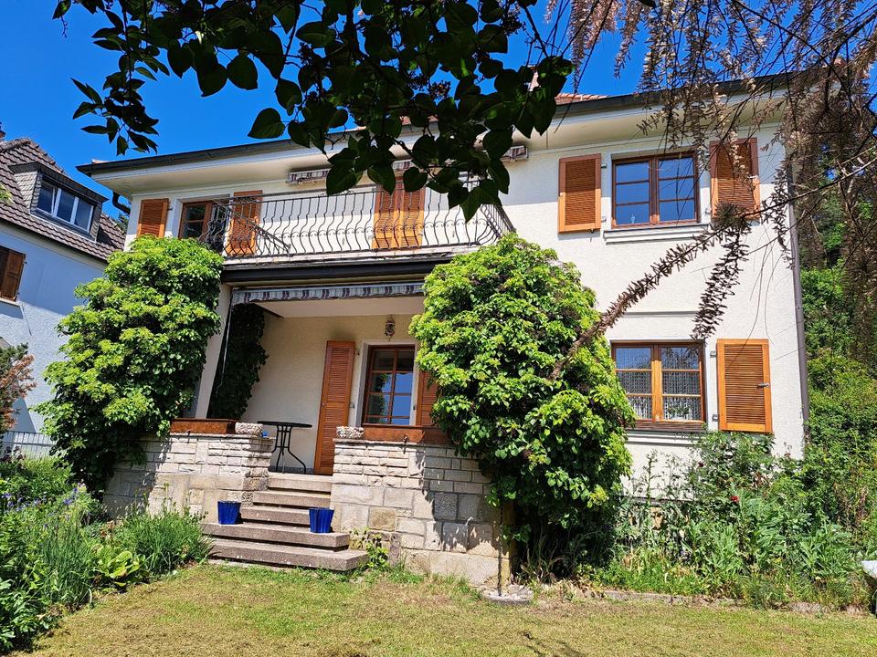 Thumbnail-7-Zimmer Villa in Hanglage mit unverbaubarem Ausblick