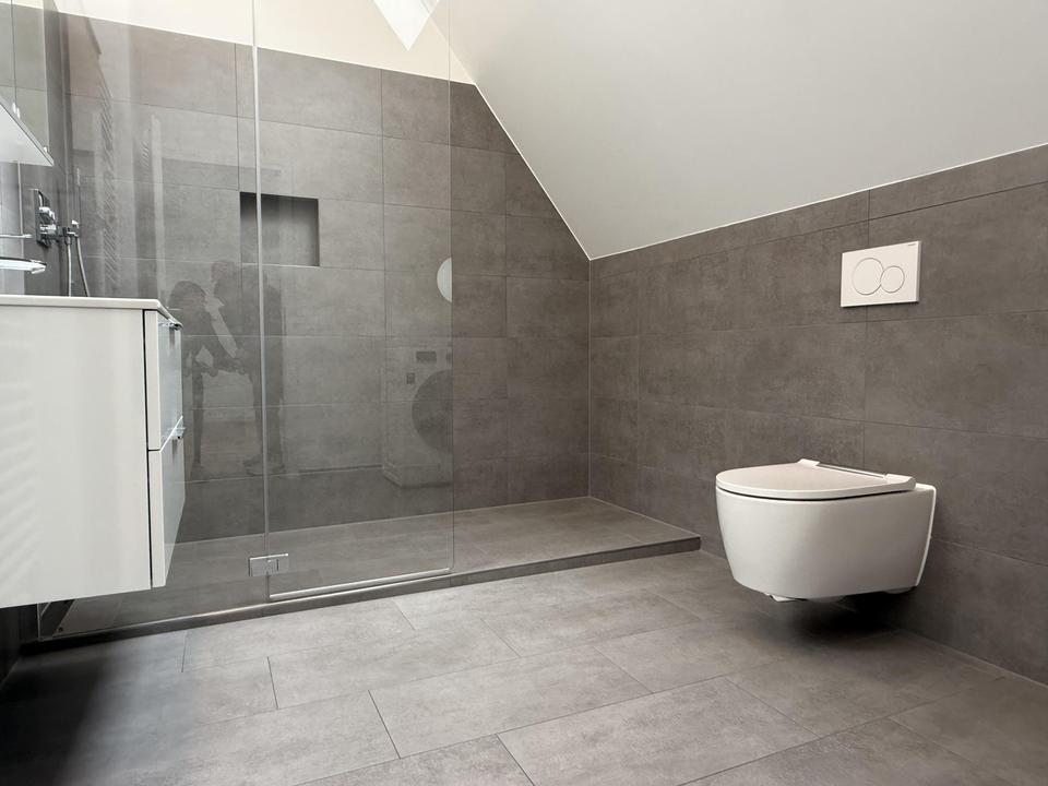 Thumbnail-2,5 Zimmer - Exklusiv Kernsarniert - höchster Ausstattungsstandard mit Balkon - Möbiliert