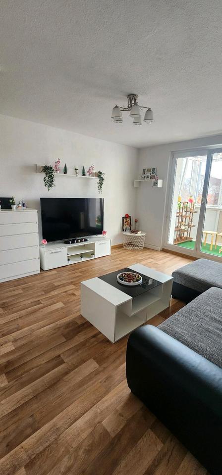 Thumbnail-Helle und schöne 3-Zimmer-Wohnung mit Balkon und Einbauküche