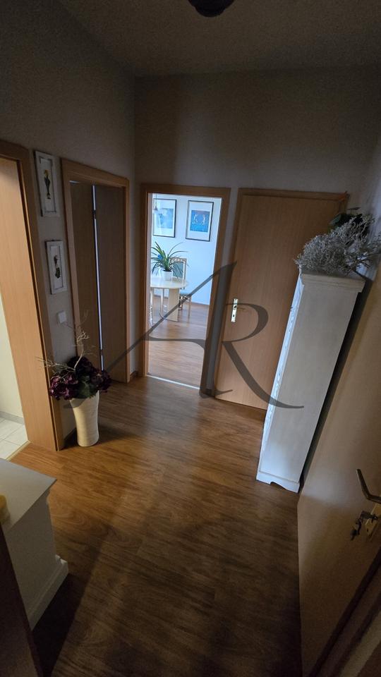 Thumbnail-3-Zimmer-Altbauwohnung mit Balkon in toller Lage