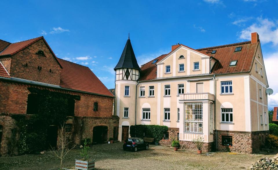 Thumbnail-Großzügige 4-Zimmer-Maisonette-Wohnung mit zwei Etagen