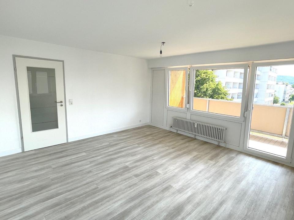 Thumbnail-SCHÖNE & MODERNE 3 Zimmer-Wohnung mit Aufzug & Süd-Balkon!