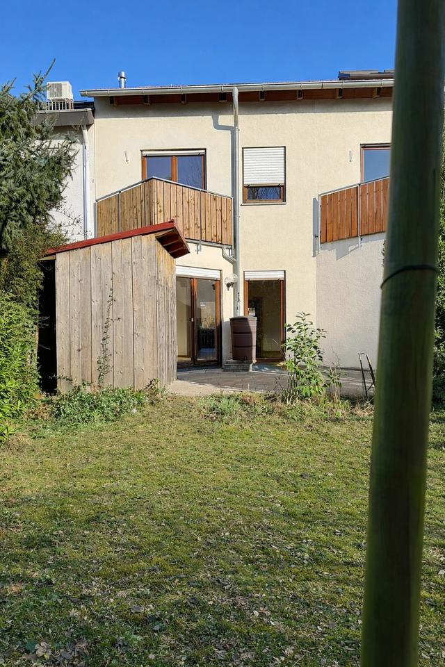 Thumbnail-Reihenmittelhaus mit Gartenidylle in Stuttgart - Vaihingen (Rohr)