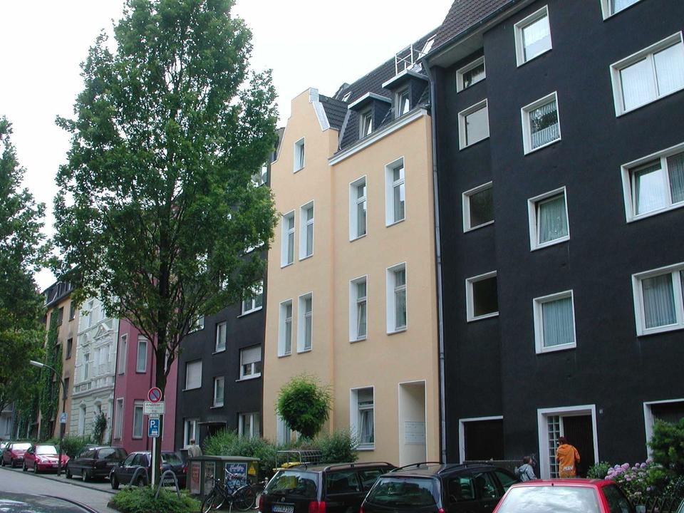 Thumbnail-EG-Wohnung mit drei Zimmern und Garten