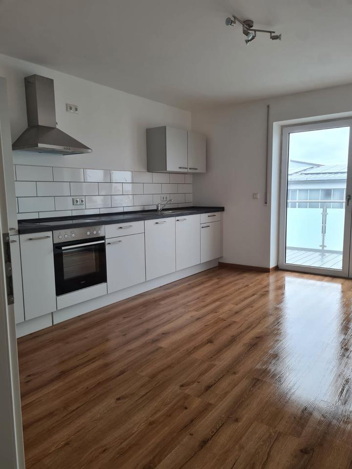 Thumbnail-Neuwertige helle 3 Zimmerwohnung im OG mit großem schönem Balkon