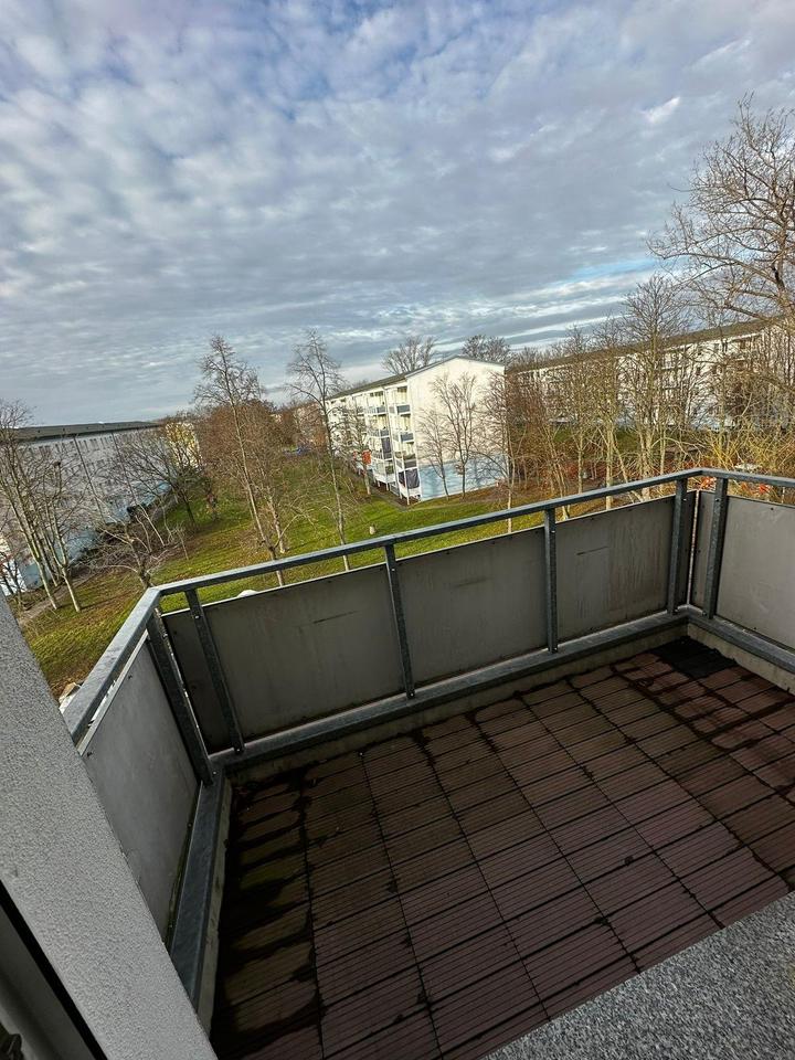 Thumbnail-2 Raum Dachgeschoss Wohnung mit Balkon und Stellplatz