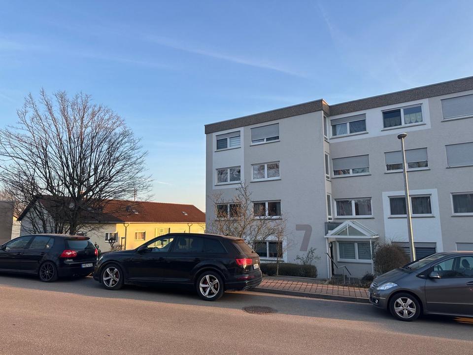 Thumbnail-Helle 3,5-Zimmer-Wohnung mit 90 m², Einzelgarage in Güglingen