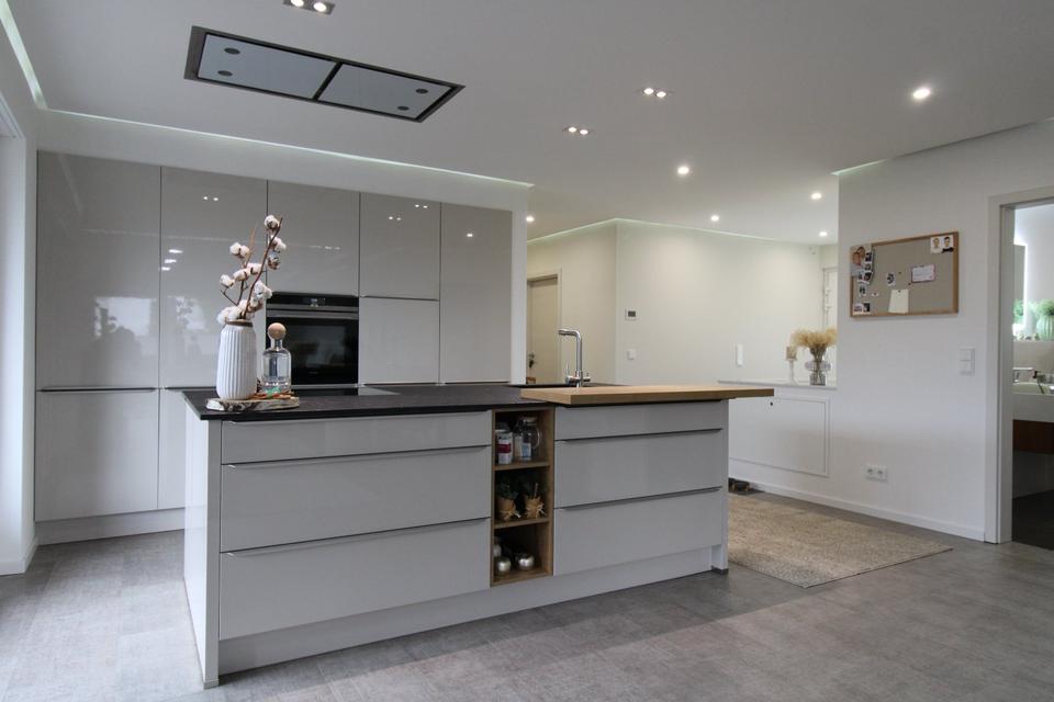 Thumbnail-Modernisiertes Einfamilienhaus mit großzügigem Grundstück