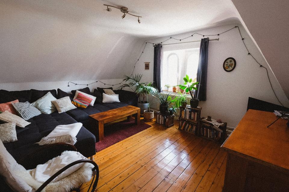 Thumbnail-Schöne Altbauwohnung in ruhiger Lage zur Zwischenmiete (März bis