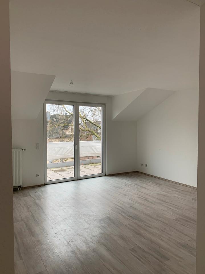 Thumbnail-2,5 Raum-Wohnung mit Balkon und Stellplatz