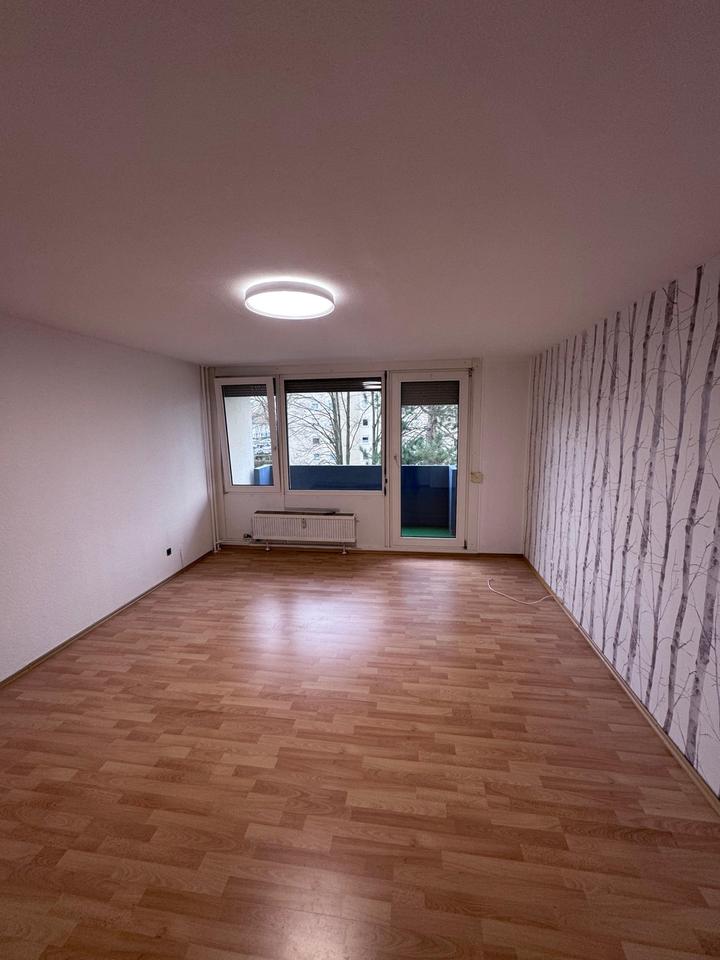 Thumbnail-Helle und geräumige 2 Zi. Wohnung mit Balkon und Stellplatz