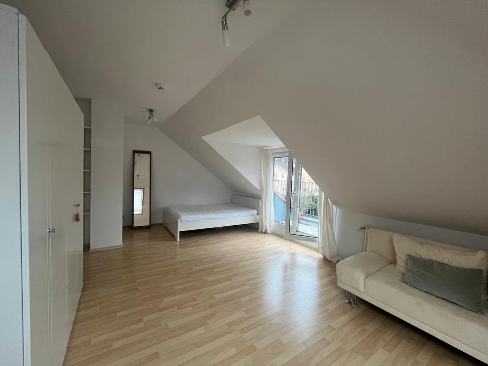 Thumbnail-1-ZKB mit Balkon in Düsternbrook