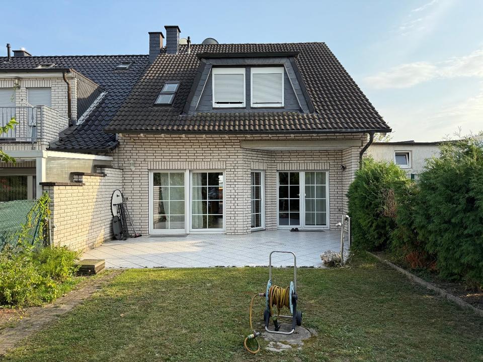 Thumbnail-Miethaus 6 Zimmer Reihenendhaus mit EBK in Köln