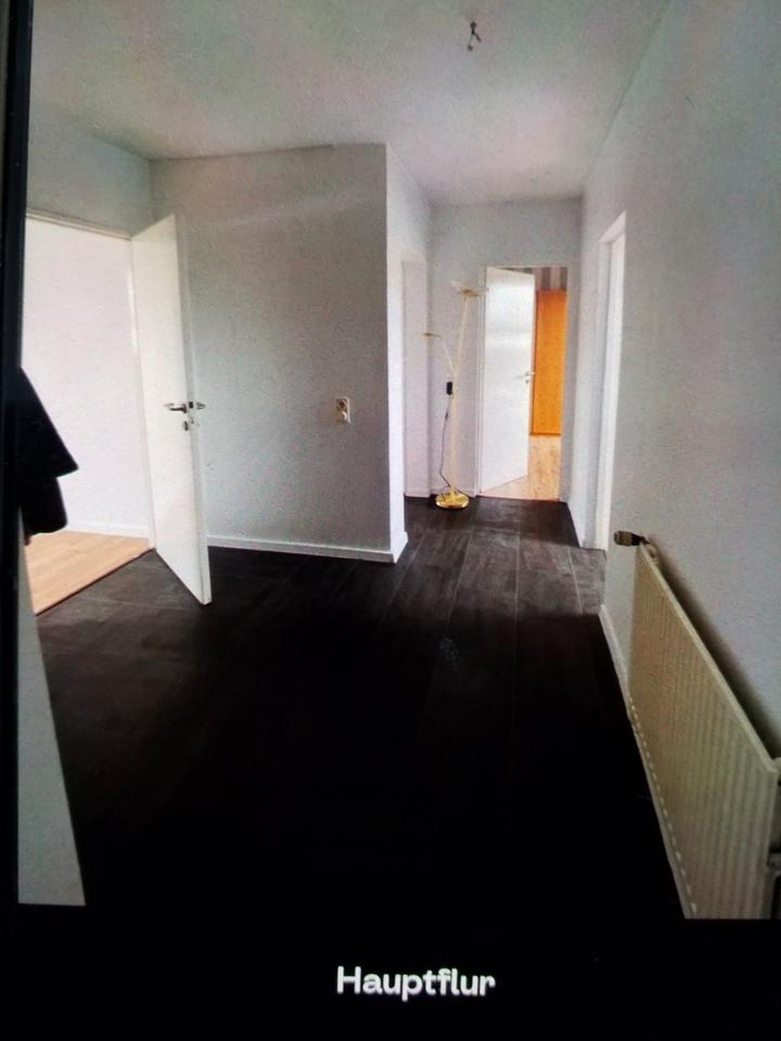 Thumbnail-3-Zimmer Dachgeschoss-Wohnung in Querum