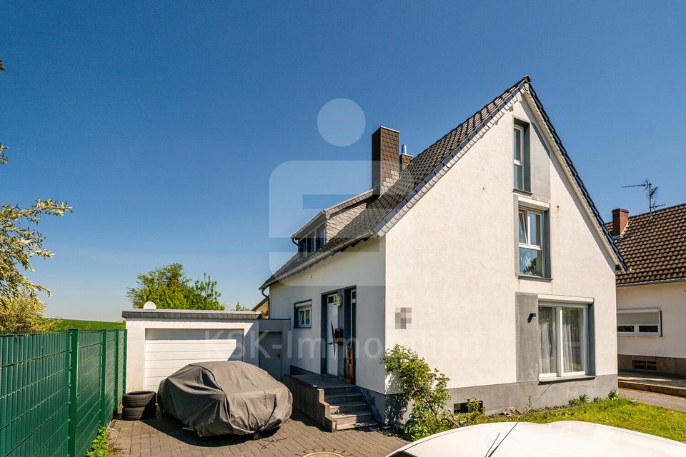 Thumbnail-Charmantes Einfamilienhaus mit Garten, Kamin und ausgebautem Dachgeschoss – befristete Vermietung.