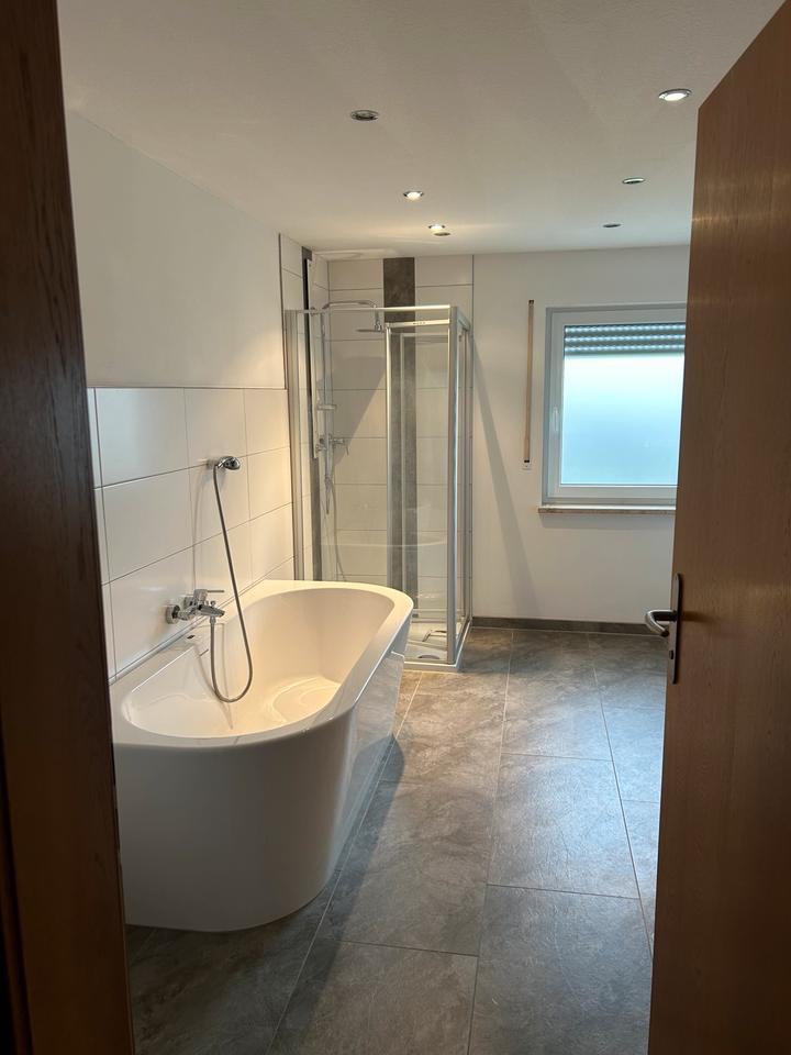 Thumbnail-Große ruhige 2-Zimmer-Wohnung (93m2) Eckental mit Garten