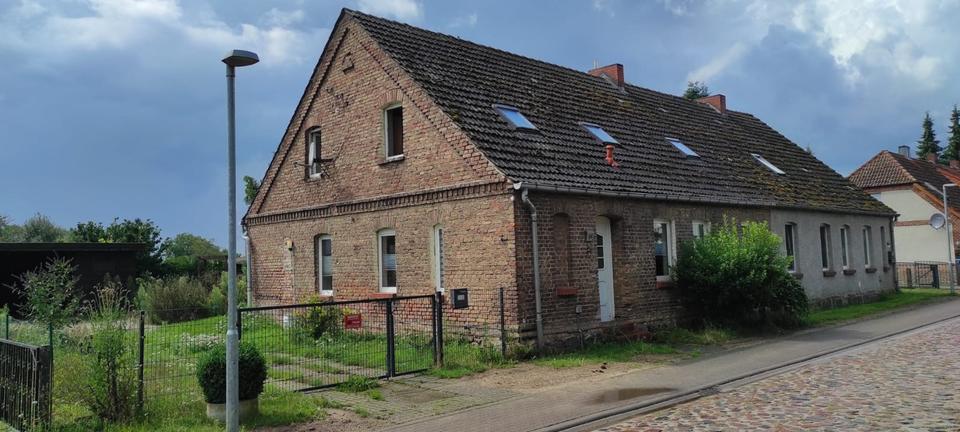 Thumbnail-Großzügige Doppelhaushälfte mit 1.515 m² Grundstück – Ruhige Lage