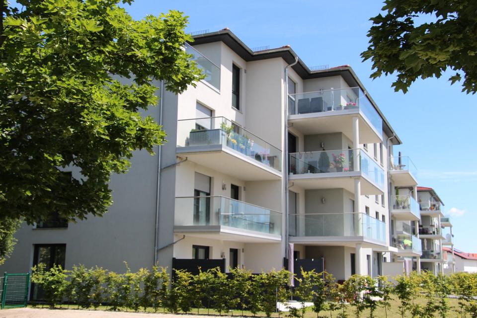 Thumbnail-zwei 4 Raumwohnung mit 2 BalkonenTerrasse und Blick ins Grüne (128 m²), Radeburg