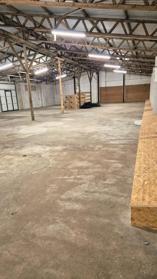 Thumbnail-Lagerhalle ca. 385 m² – mit Rampe, Rolltor & Strom – Brokstedt
