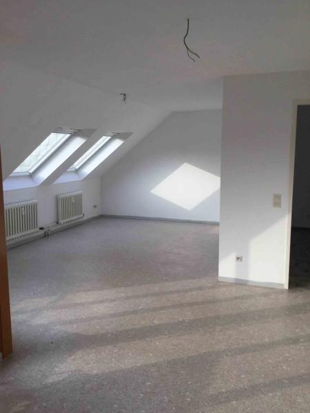 Thumbnail-Großzügige 3-Zimmer-Wohnung mit Loggia (WBS).