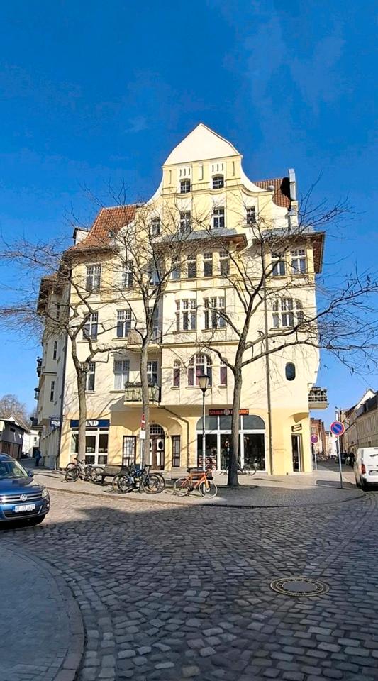 Thumbnail-ALTBAUCHARME: 6-Zimmer-Wohnung in Stralsund