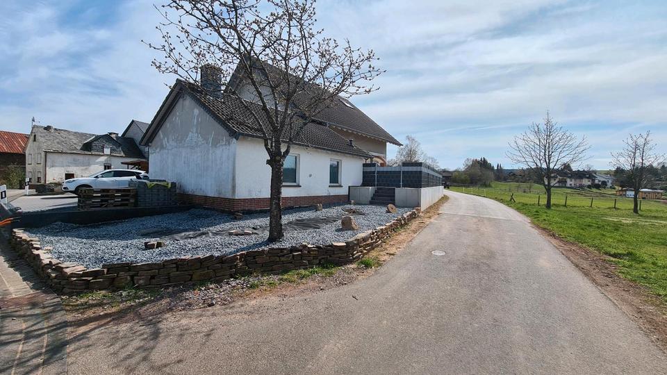 Thumbnail-Einfamilienhaus mit Terrasse und Doppelgarage in schöner Lage