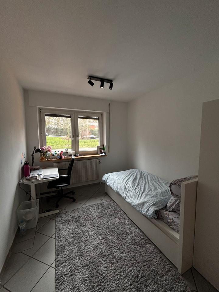 Thumbnail-Möbliertes Zimmer in einer 5-Personen-Wohnung