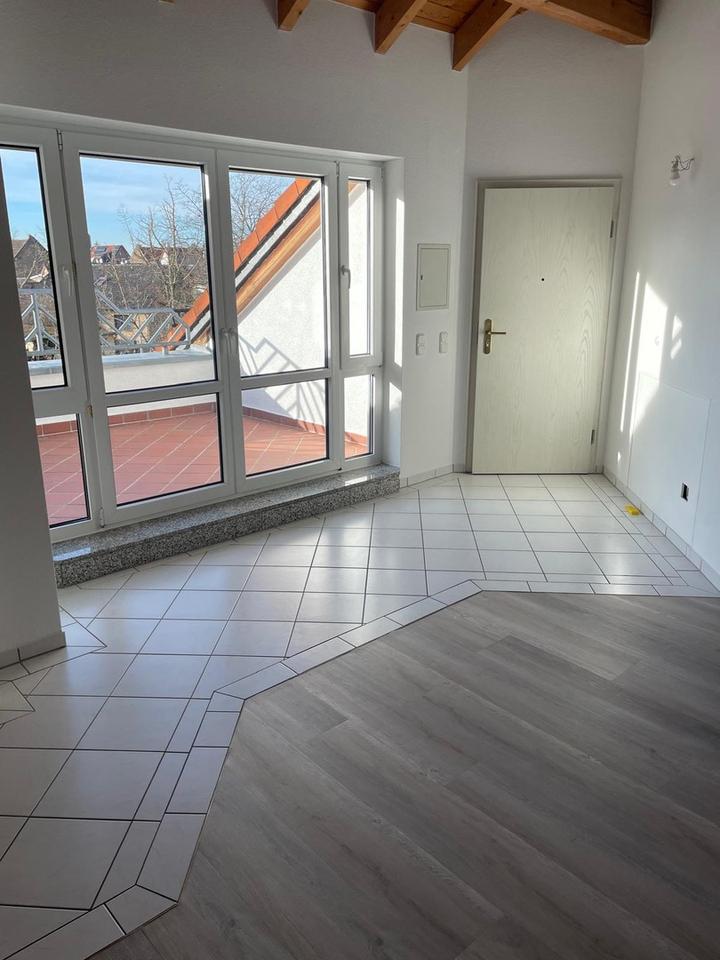 Thumbnail-Helle 3-Zimmerwohung Dachgeschoss in attraktiver Lage