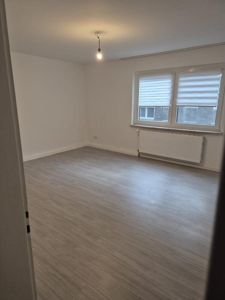 Thumbnail-Frisch renovierte helle 2-Zimmer Wohnung im gepflegten MFH