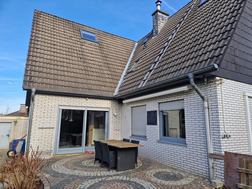 Thumbnail-Einfamilienhaus mit separater Büroeinheit und viel Nutzfläche